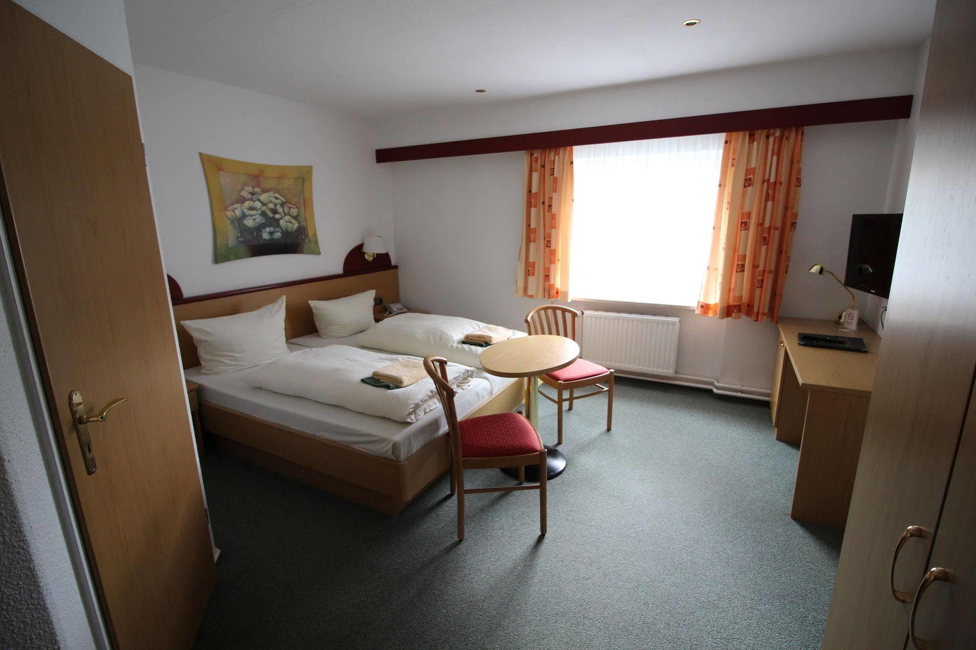 Hotel Carstens ボルデスホルム エクステリア 写真
